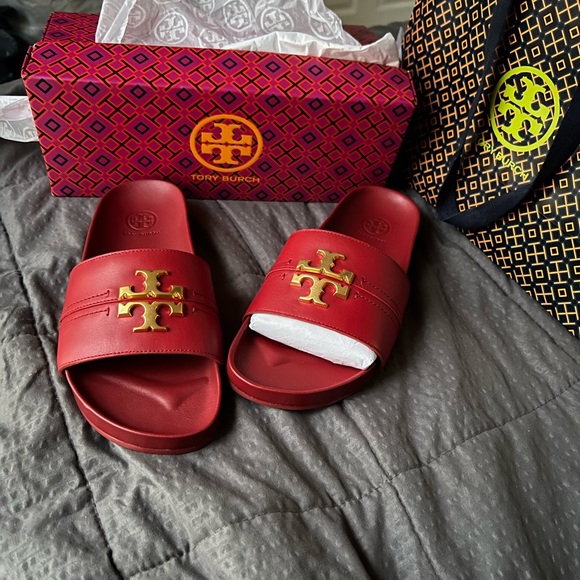 Look no further!!! Brand new with box and bag - Picture 3 of 4